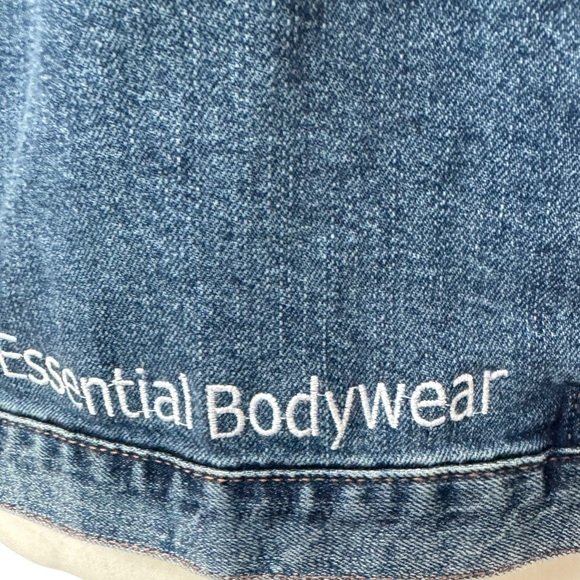 Gap Denim Jacket with Inscription for Essential Body-wear bra rep size medium - Picture 4 of 6